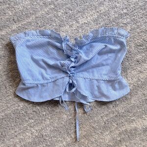 Cropped baby blue top